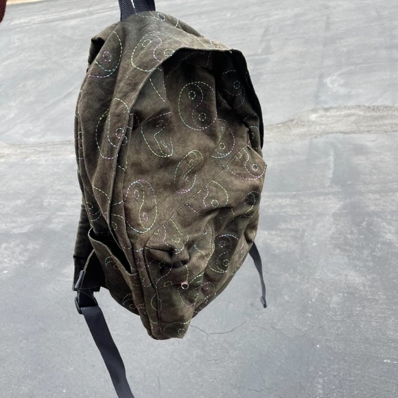 ✨URBAN OUTFITTERS ✨Ying Yang Icon Embroidered Backpack - Picture 2 of 6